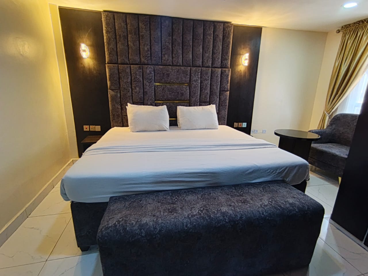Executive Royale 1